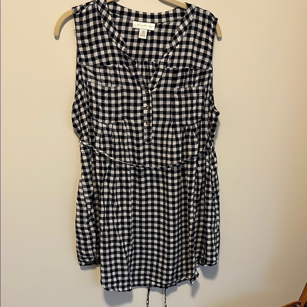 Motherhood Maturity navy and white  Sleeveless Blouse